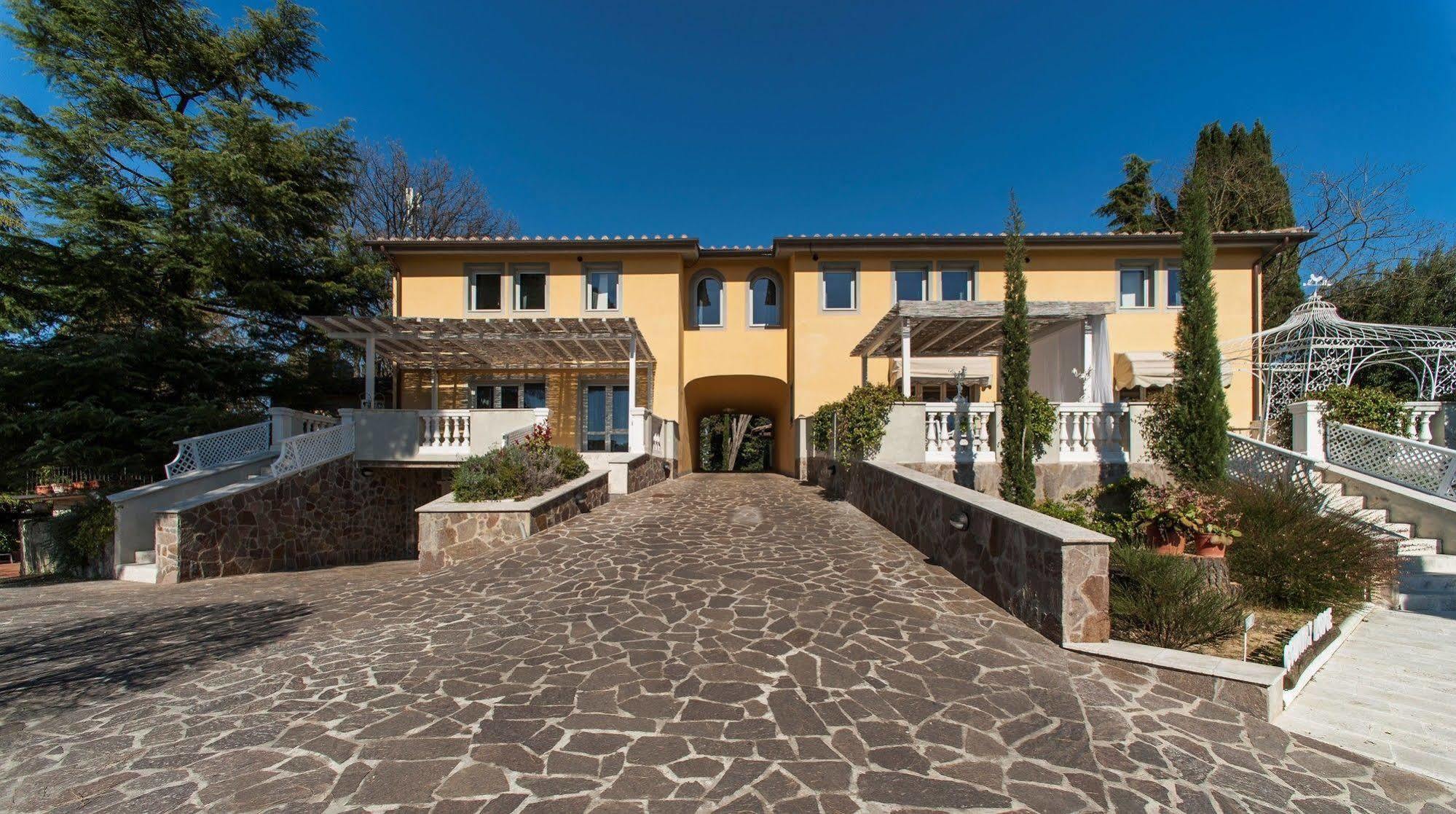 Country Lodge B&B Siena Bagian luar foto