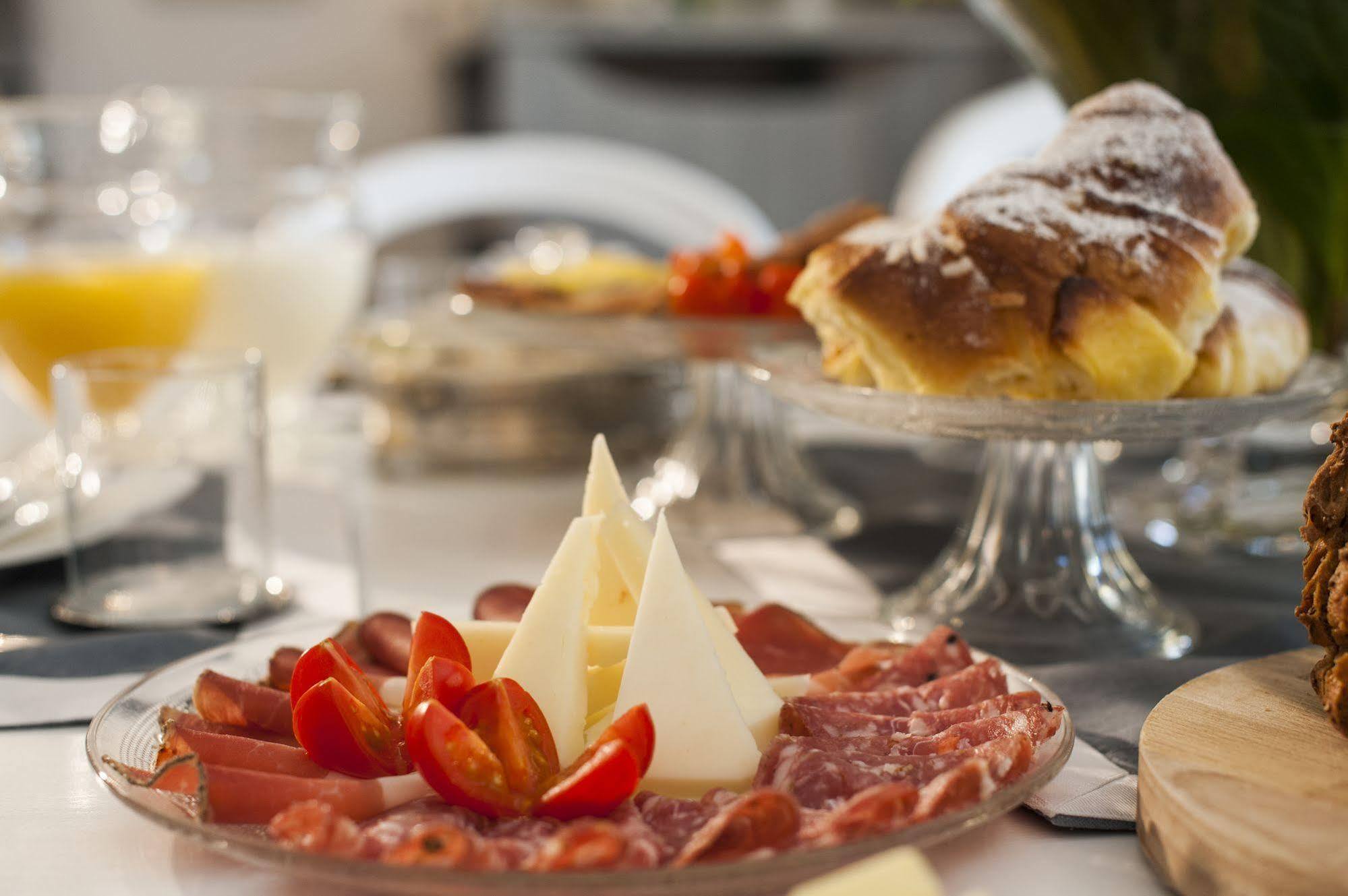 Country Lodge B&B Siena Bagian luar foto