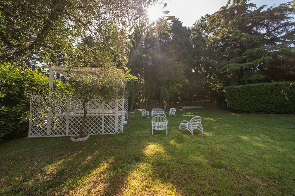 Country Lodge B&B Siena Bagian luar foto