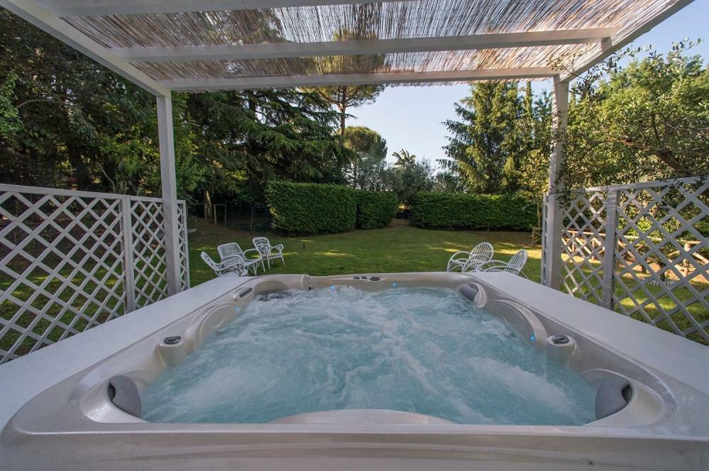 Country Lodge B&B Siena Bagian luar foto