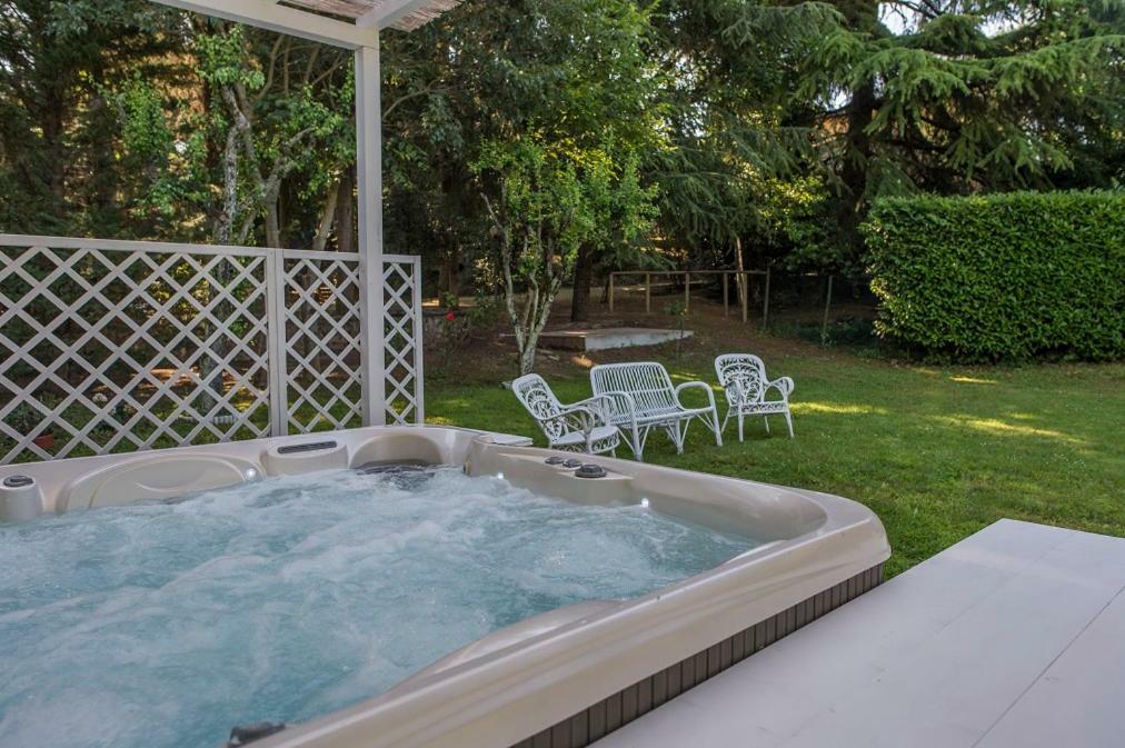 Country Lodge B&B Siena Bagian luar foto